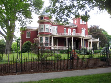 Published in 2001, it is the sequel to the talisman. Norton Island Writers Workshop: Stephen King's house and ...