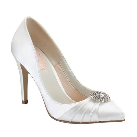 Shop jewelry, shoes & more. Best wedding shoes and bridal footwear | Designer bridal heels | Harper's Bazaar