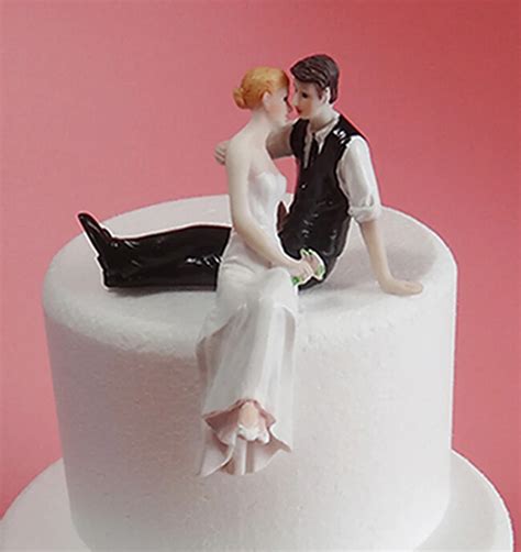 Hot Sale Bride And Groom Side Sit Embracing Wedding Props Cake Topper