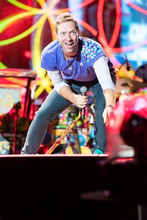 Chris Martin Coldplay Ahfod Tour Cardiff 11 July 2017 Love Band Great Bands Cool Bands