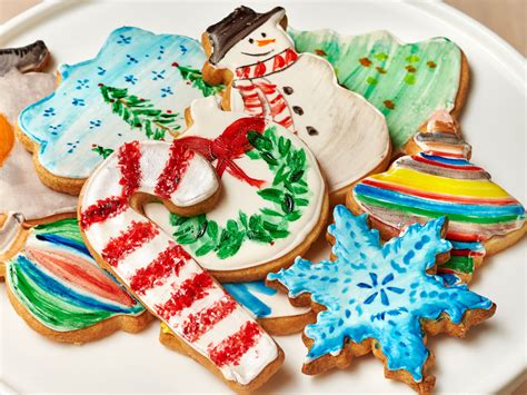 Of course, you can add a pretty touch with sprinkles and food coloring, but if you want to. How to Decorate Holiday Cookies Like a Pro | Food & Wine