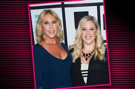 Shes Not Gonna Make It Vicki Gunvalson Rushes Daughter Briana To