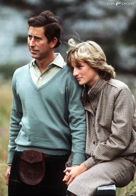 Черлидерши bunny не узнают своего капитана!!! Lady Diana et le prince Charles en octobre 1981. - Purepeople