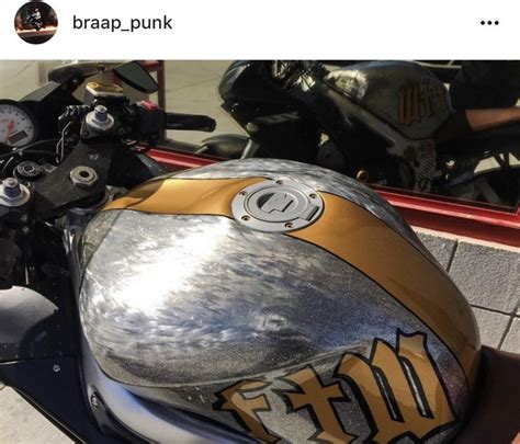 Lil' daddy roth metal flake is the home of premier products for coating customizers! Custom painted motorcycle tank metal flake bare metal gas ...