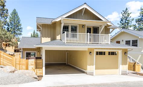 Modern Craftsman Bungalow Covered Balcony