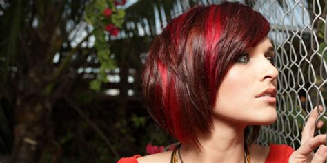 Mau warna rambut kekinian yang ramah lingkungan cobain 7 pewarna. 8 Trik agar tidak salah pilih warna cat rambut | merdeka.com