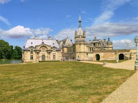 360 Adventure Chateau De Chantilly Castle France