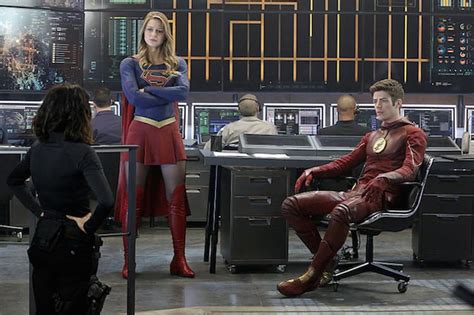 supergirl e the flash liberado trailer e novas imagens do episódio crossover supergirl