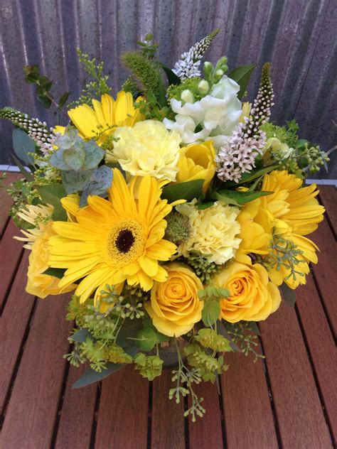Lemon Drop Centerpiece in San Francisco, CA | Flowers of ...