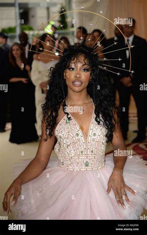 Sza At Arrivals For Heavenly Bodies Fashion And The Catholic