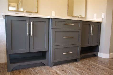 Picking the right bathroom cabinet or the best bathroom vanity is a tough job. Valley Custom Cabinets | Bathroom Vanity