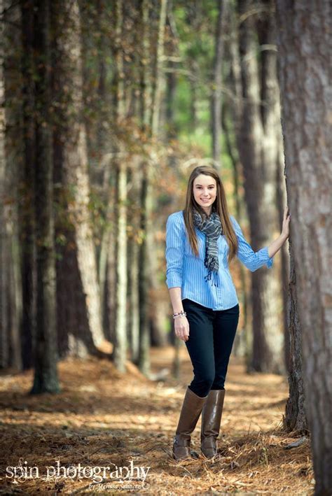 Spin Photography By Melissa Schaetz Outdoor Female Senior Portrait In Wooded Park Beautiful