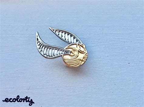 Harry Potter Golden Snitch Enamel Pin Etsy Harry Potter Jewelry