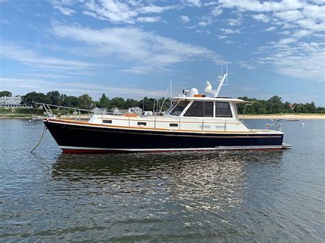 Grand Banks Eastbay 43 Hx 2005 For Sale In Stonington Connecticut