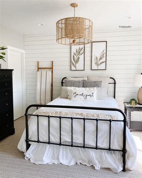 19 Modern Farmhouse Bedroom Decor Ideas