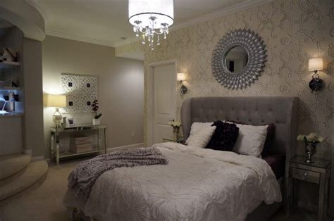 Score deals on bedroom furniture. 20 Stunning Bedrooms With Mirrored Furniture | Guest ...