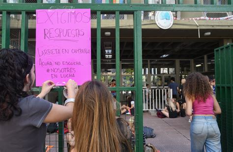 El Gobierno Porteño Ordenó Fumigar La Escuela Donde Apareció Un Alacrán Pero No Suspendió Las