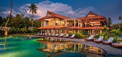 Best Luxury Backwater Resorts In Kumarakom Experience Kerala