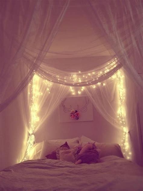 Making a sweet & simple bed canopy. 20 DIY Dorm Canopy Beds | Home Design And Interior