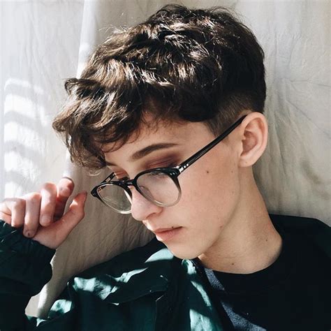 When you use your hair to express who you are, it becomes even more important to find a style that screams you. Best 25+ Lesbian hair ideas on Pinterest | Tomboy ...