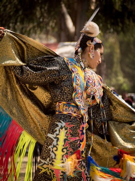 dancer at stanford powwow native american women native american dance native american regalia