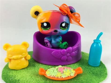Littlest Pet Shop Ultra Rare Rainbow Bear 2584 Wbed And Accessories