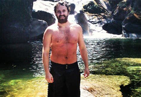 Serginho também descartou que a mudança no visual seja para algum personagem. FOTO ATUAL CABEÇÃO MALHAÇÃO - ATOR SERGIO HONDJAKOFF