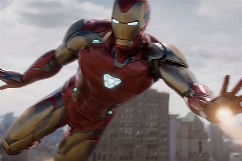 Why Tony Stark Still Used An Arc Reactor After His Surgery In Iron Man 3