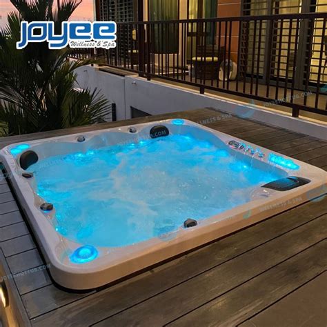 Joyee 6 Person Garden Balboa Control Outdoor Spa Freestanding Hot Tub