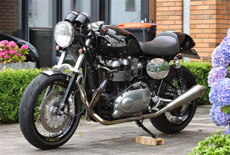 A nice set of fork boots / fork gaiters for your triumph or cafe racer. DD Motorcycles: TRIUMPH THRUXTON 904 Cafe Racer