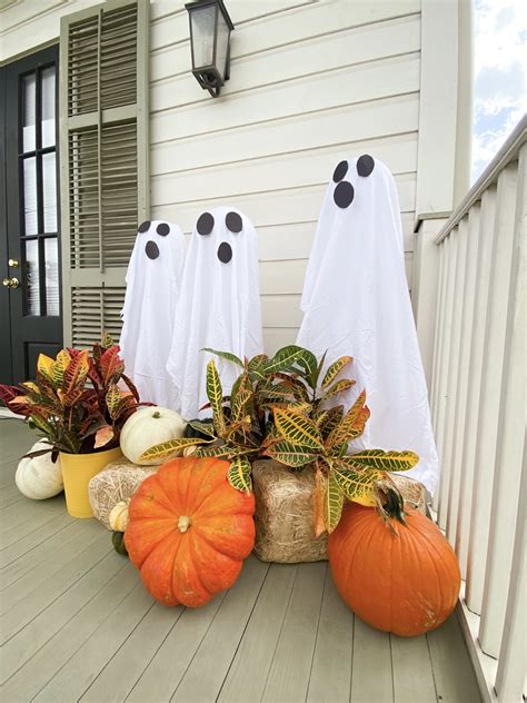 How To Make Tomato Cage Ghosts For Halloween
