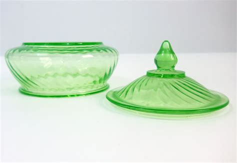 Vintage Imperial Glass Twisted Optic Green Depression Glass Candy Dish W Lid Round Swirl