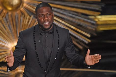 kevin hart steps down as oscars host amid tweet controversy