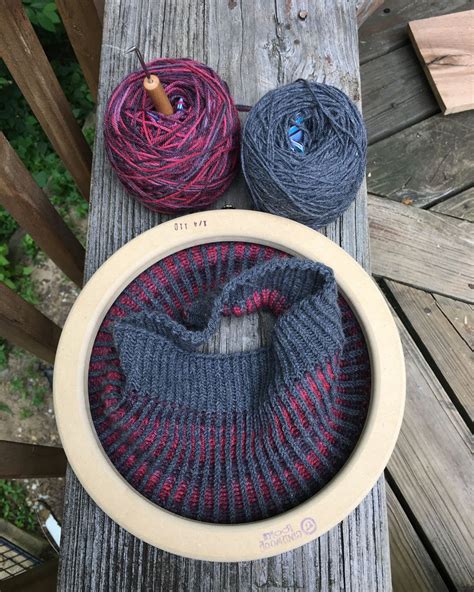 This pattern is easy to learn and is great for anyone who is a beginner at using a loom. Easy and Cute LOOM KNITTING Image pattern Ideas for 2019 ...