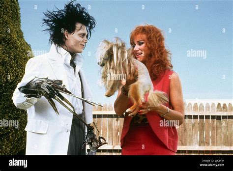 Johnny Depp And Kathy Baker Film Edward Scissorhands Usa 1990