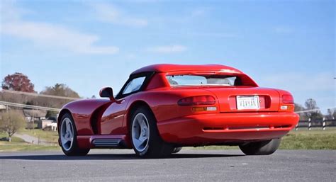The Original Dodge Viper Rt10 Will Always Be A Very Scary Car Carscoops