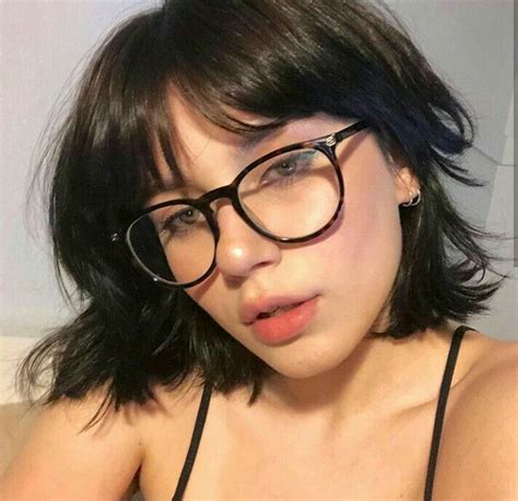 Pin By Lemon Zesst On Eyes Short Hair Glasses Girl Short Hair Short Hair With Bangs