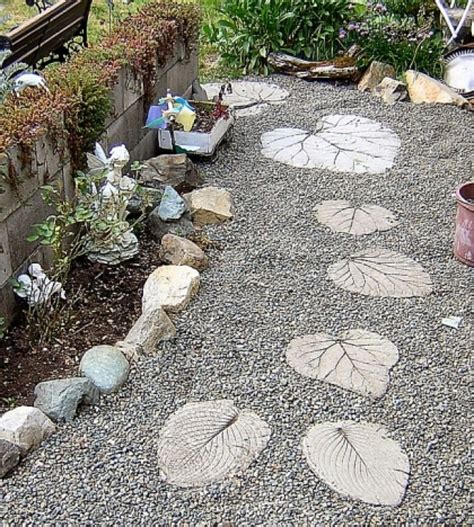 30 Beautiful Diy Stepping Stone Ideas To Decorate Your