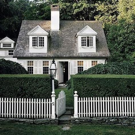 35 Awesome Traditional Cape Cod House Exterior Ideas 2