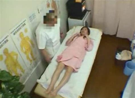 Скрытая камера азиатка у гинеколога Подглядывание Скрытая камера