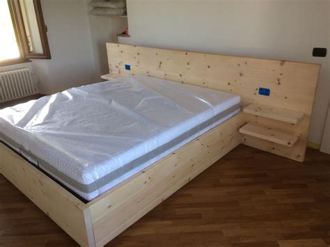 Il perla cirmolo è un cuscino traspirante ed anallergico con nucleo imbottito in morbidi fiocchi di pura lana vergine e trucioli. Letto in cirmolo art. 568 | Fadini Mobili Cerea Verona