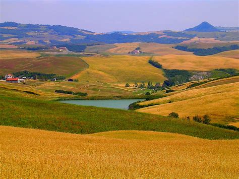 Wikipedia contiene una voce riguardante patrimoni mondiali dell'umanità in ungheria. Colline Toscane / Tuscan hills (Volterra, Tuscany, Italy ...