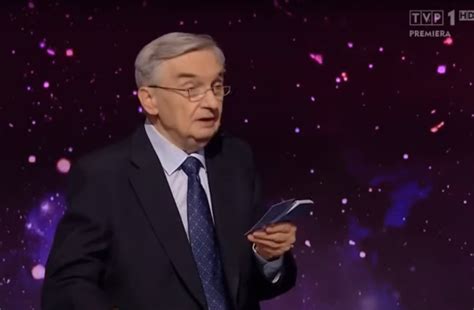 Jeden z dziesięciu niema dużej konkurencji poniewasz jest to program który jest emitowany od 20 lat, i sposób w jaki jest twożony jest bardzo przyjemny zarówno dla. Jakie zwierzę nazywamy "krasulą"? Wpadka w "Jeden z ...