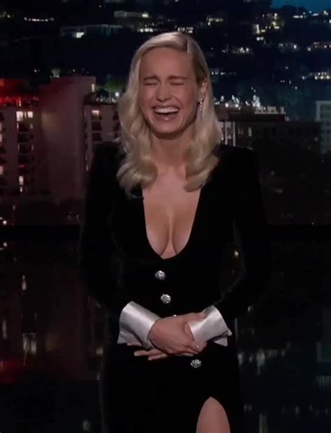 Brie Clapping In Slow Motion I Hope You All Cum To Her Scrolller