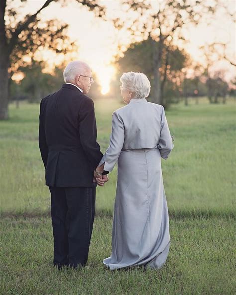 Stunning Elderly Photography Ideas From Beautiful Models Older Couple