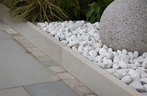 We did not find results for: fairstone-sawn-stone-garden-borders_2_hz - Fantastic Viewpoint
