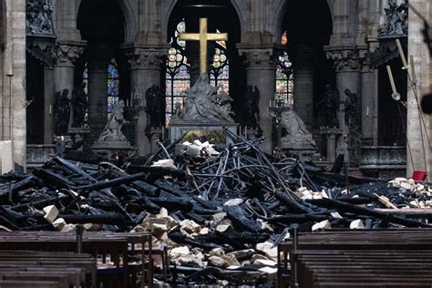 Szeptemberig kell várni a Notre Dame leégett huszártorony körüli