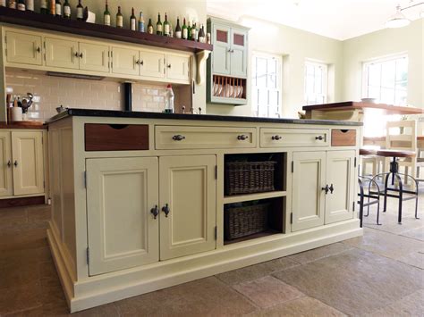 It's a nice modern white, not too cold and not too creamy. Island and kitchen in Farrow & Ball's House White and Card ...