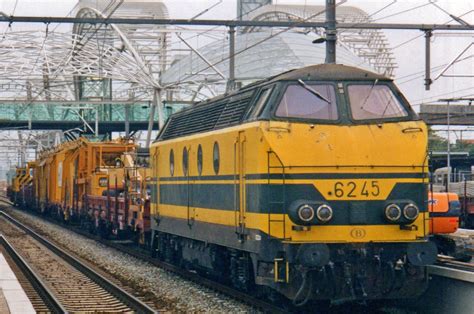 Sunday, tuesday lucky days (of the month): On 4 August 2000 NMBS 6245 stands with an engineering ...