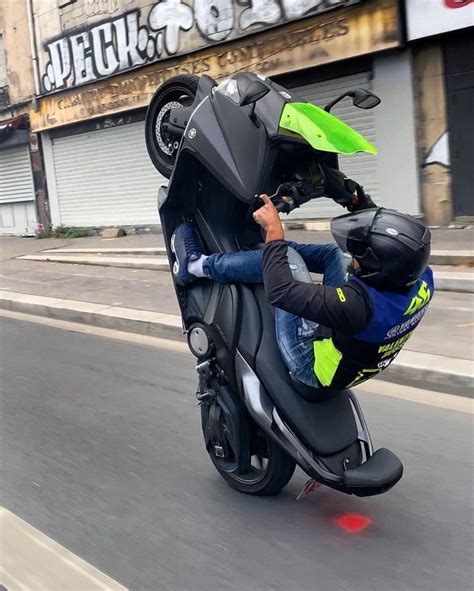 Toujour Sur Une Roue 😈🇩🇿 Tmax530 Wheeling Yamaha Portedelachapelle Paris Moto Dz Dzpower